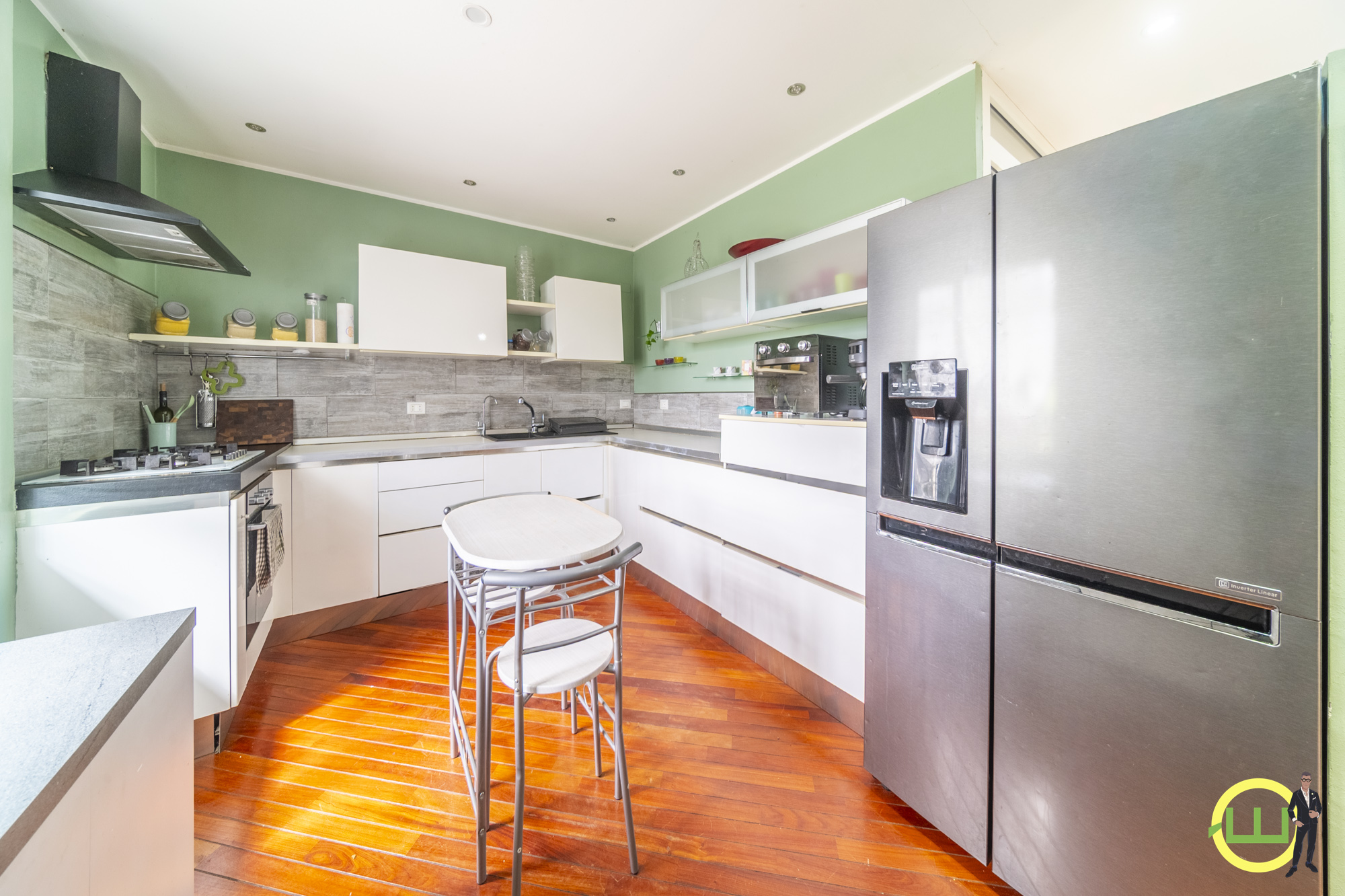 Media numero 7 di SPAZIOSA ED ELEGANTE VILLA CON TANTO TERRENO A SANTA MARIA LA LONGA