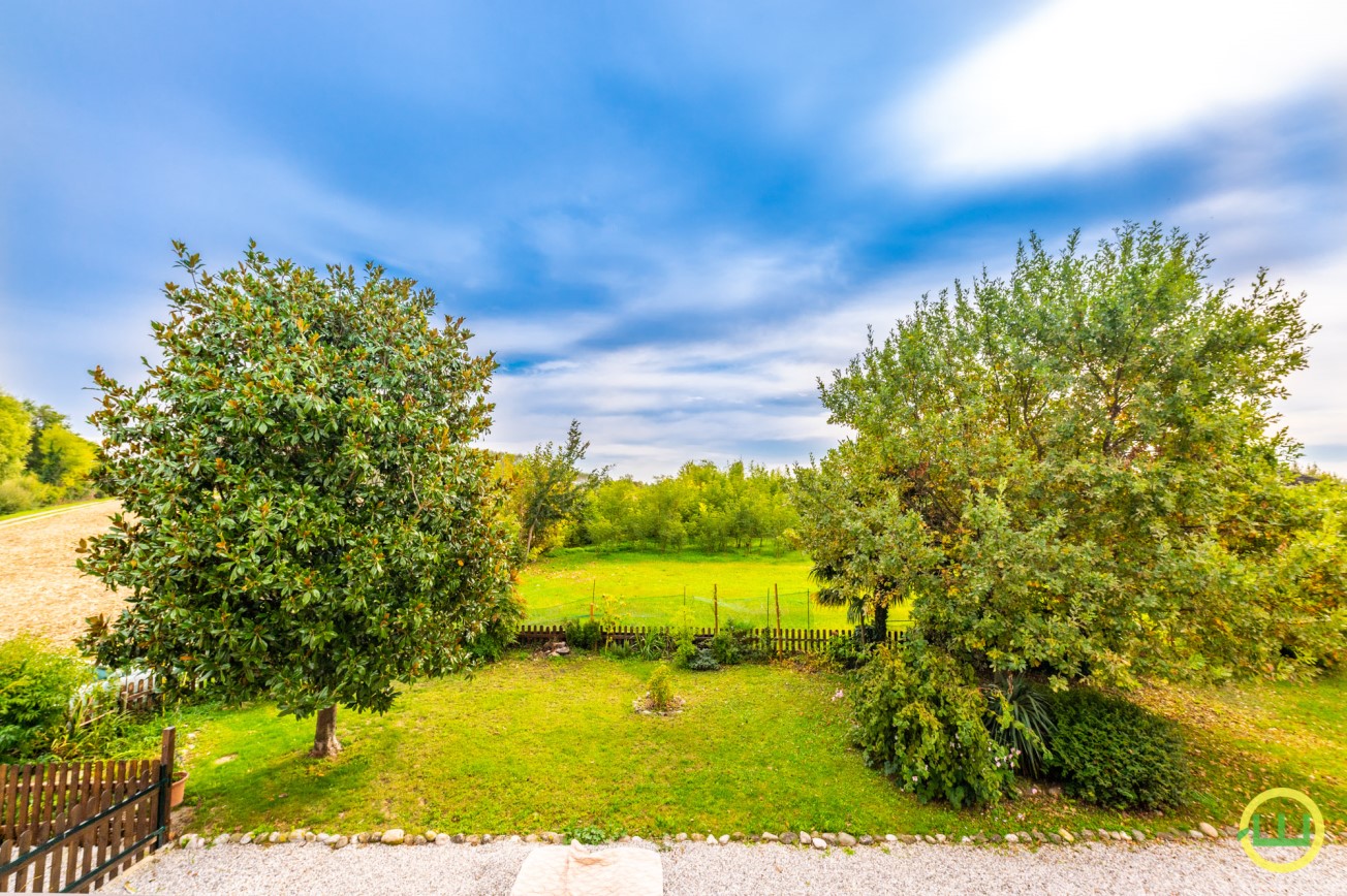 Media numero 27 di VILLA INDIPENDENTE CON GIARDINO E MAGAZZINO A RIVIGNANO TEOR