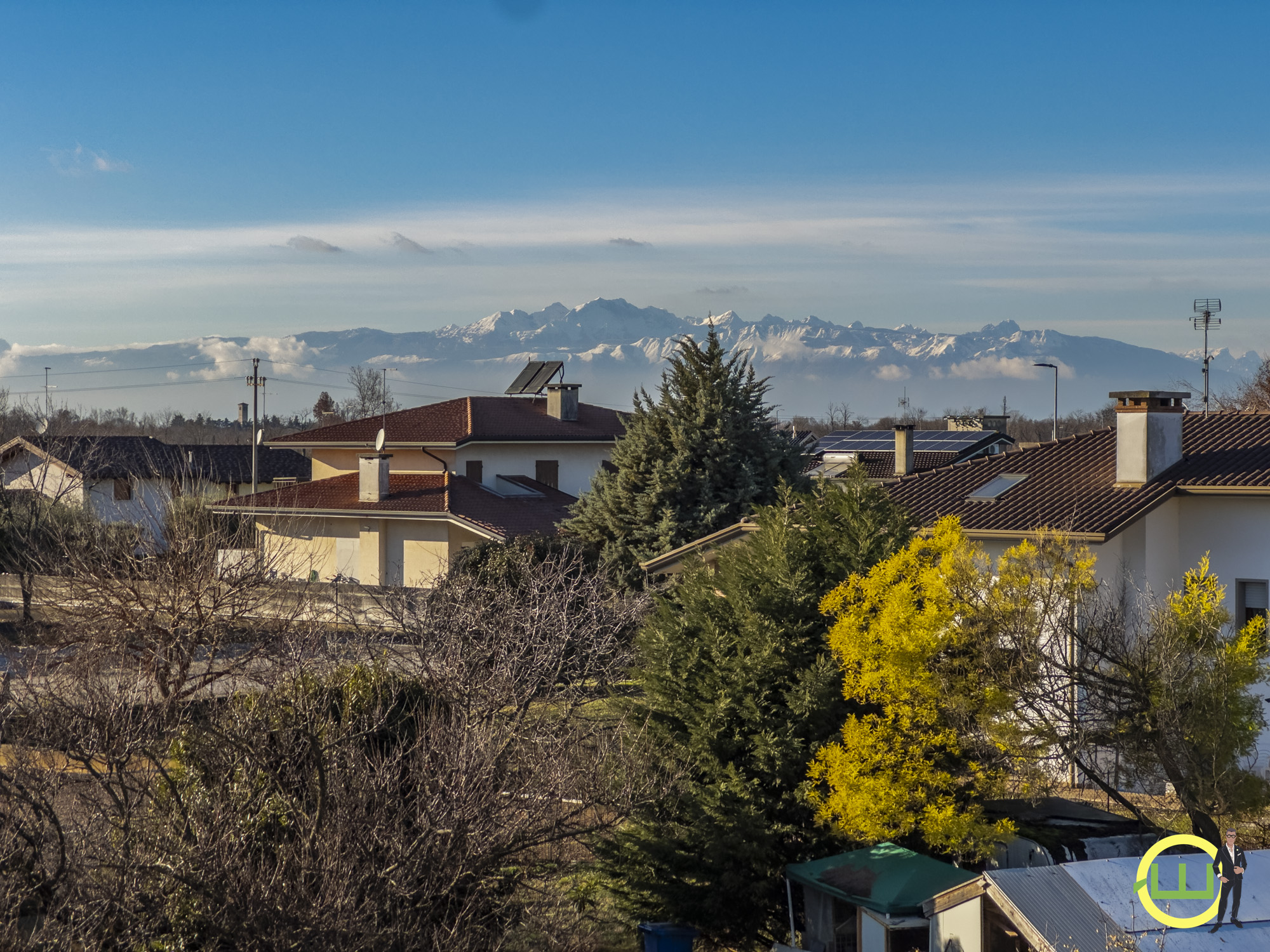 Media numero 53 di SPAZIOSA CASA INDIPENDENTE CON DOPPIO GARAGE E GIARDINO