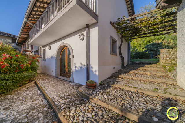 Media numero 47 di CASALE RUSTICO DI RARA BELLEZZA MORUZZO