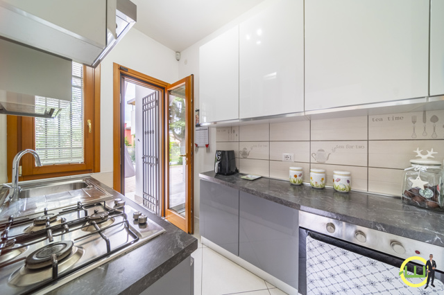 Media numero 9 di VILLA BIFAMILIARE VIA EMILIA PERFETTA  (UD)
