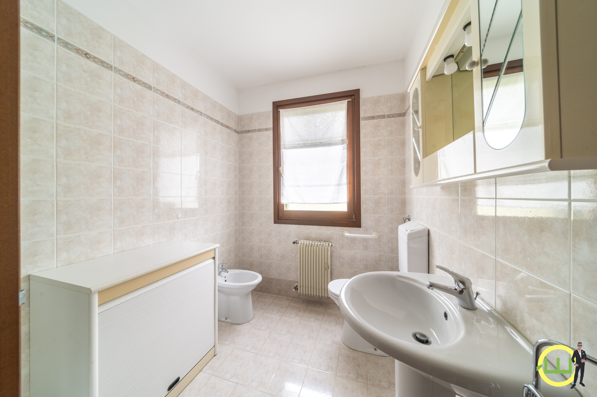 Media numero 19 di APPARTAMENTO TERRAZZATO CON 2 CAMERE DA LETTO E 2 SERVIZI IN CENTRO A CORMONS