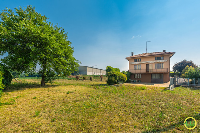 Media numero 20 di VILLETTA INDIPENDENTE DA RISTRUTTURARE A BUJA
