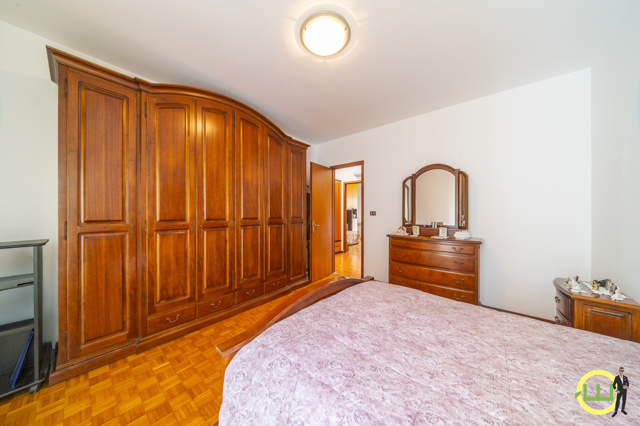 Media numero 18 di APPARTAMENTO CON 3 CAMERE DA LETTO E ORTO IN CENTRO A CORMONS