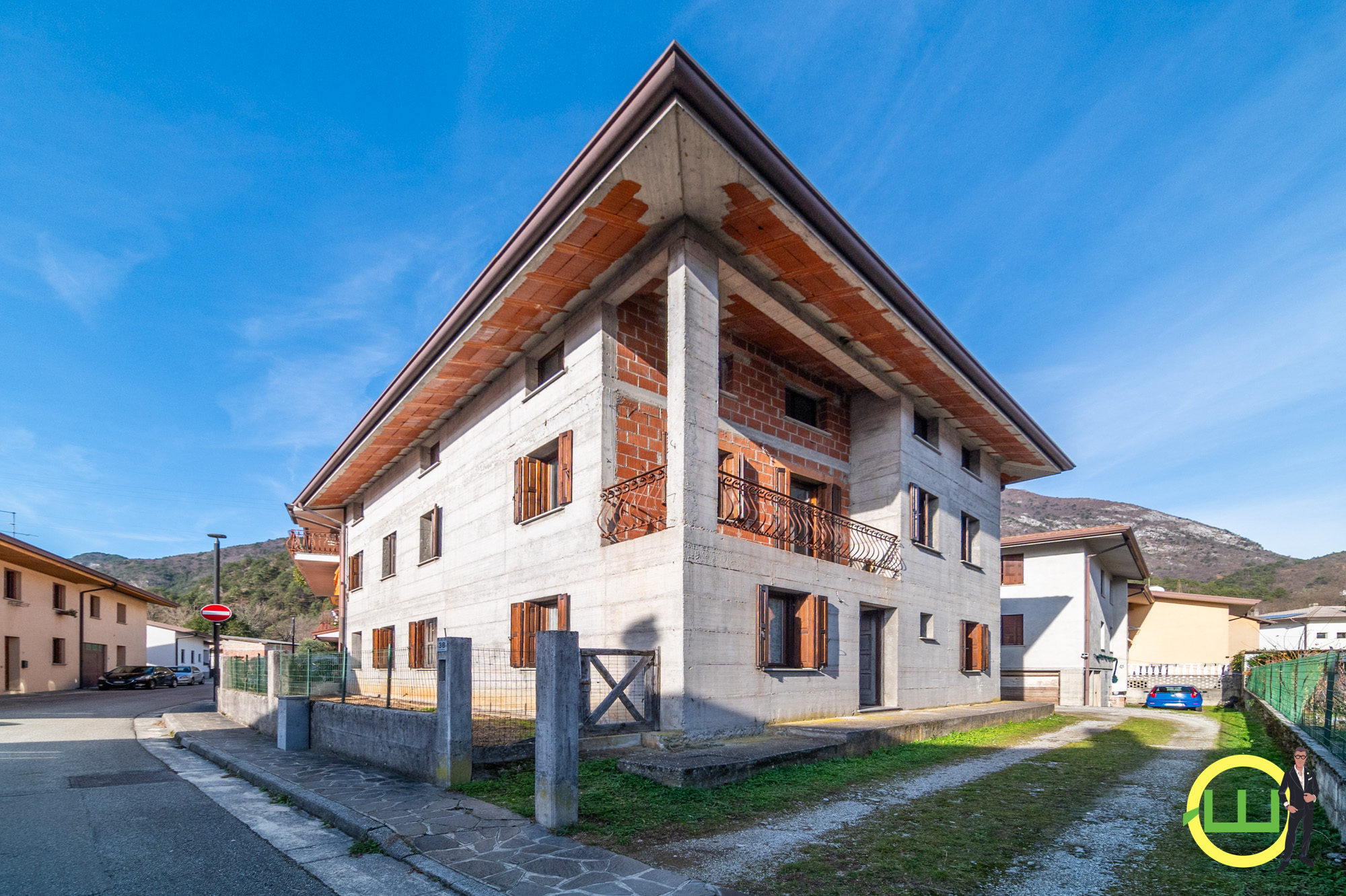 Media numero 2 di LA CASA DA ULTIMARE SUL LAGO DI CAVAZZO!