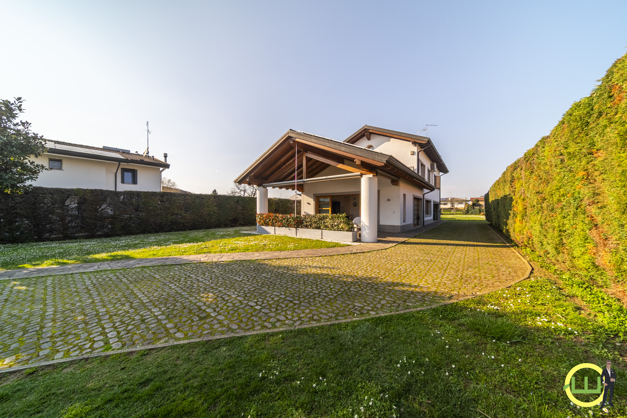 Media numero 49 di VILLA BACIATA DAL SOLE ( 2 KM DA UDINE) 