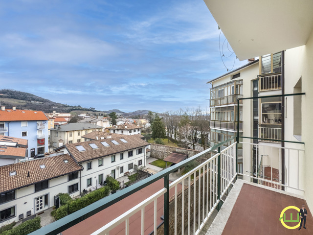 Media numero 13 di PANORAMICO APPARTAMENTO CON GARAGE IN CENTRO A CORMONS