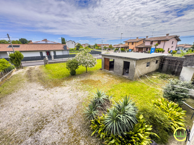 Media numero 18 di CASA INDIPENDENTE CON AMPIO GIARDINO A BERTIOLO
