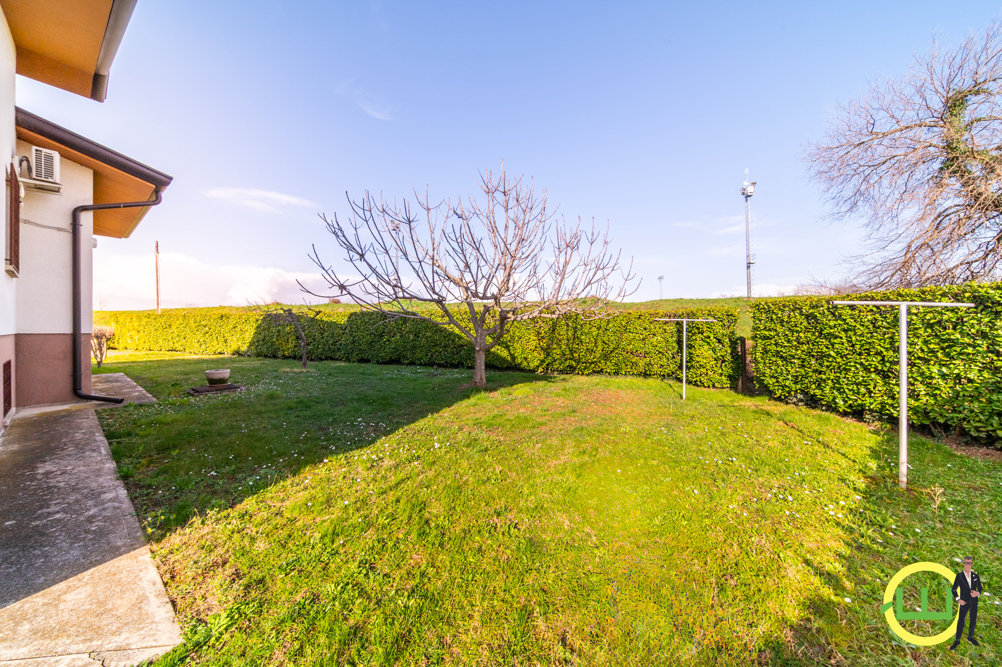 Media numero 50 di SPAZIOSA VILLA TRICAMERE CON AMPIO GIARDINO PRIVATO a Sedegliano