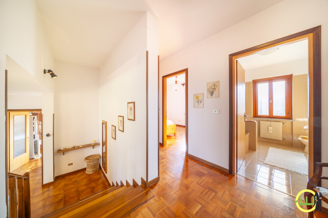 Media numero 20 di AMPIA E LUMINOSA VILLA TRICAMERE CON GIARDINO PRIVATO a Rivignano Teor