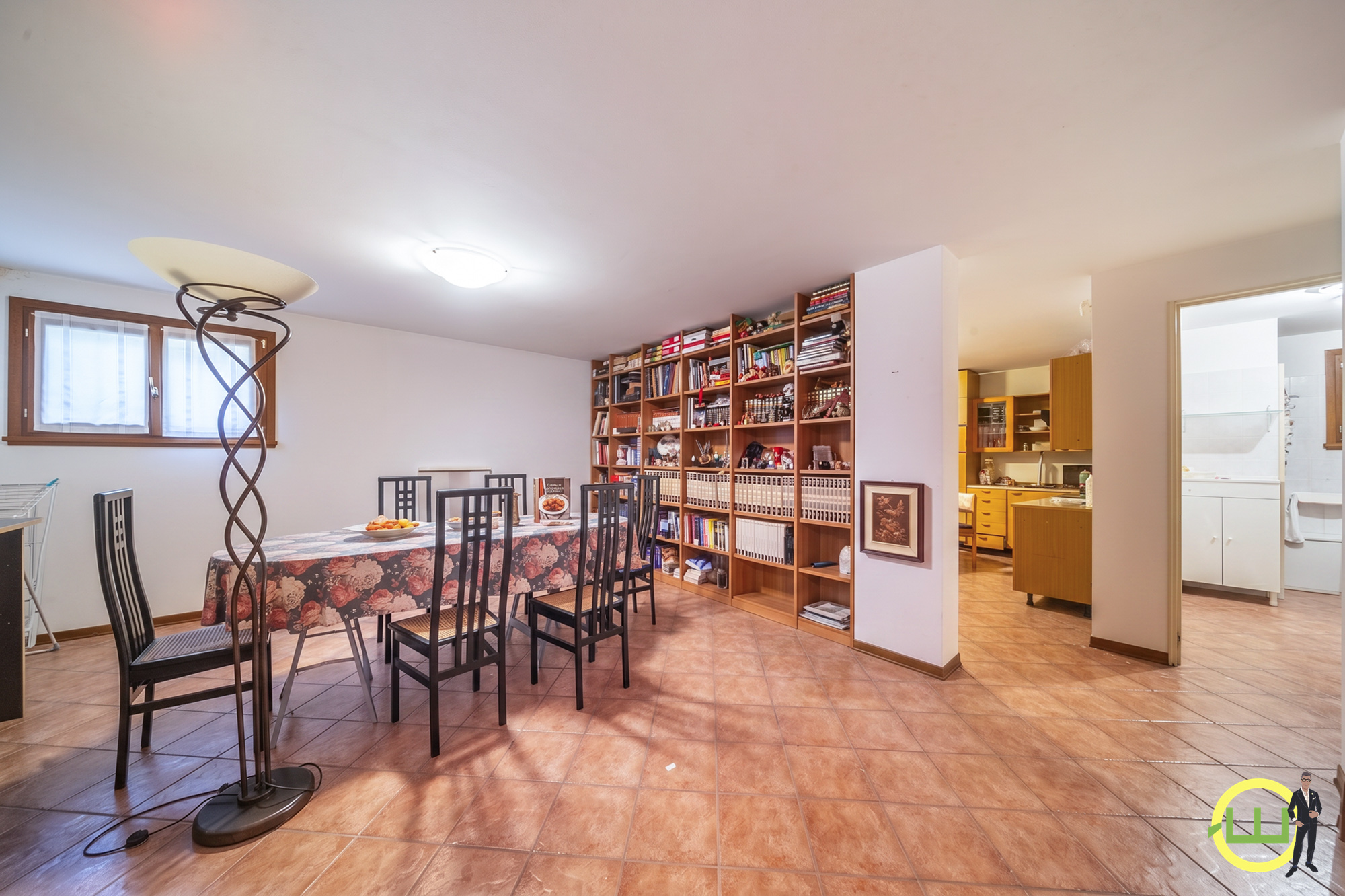 Media numero 36 di Elegante Villa a Schiera su Tre Livelli