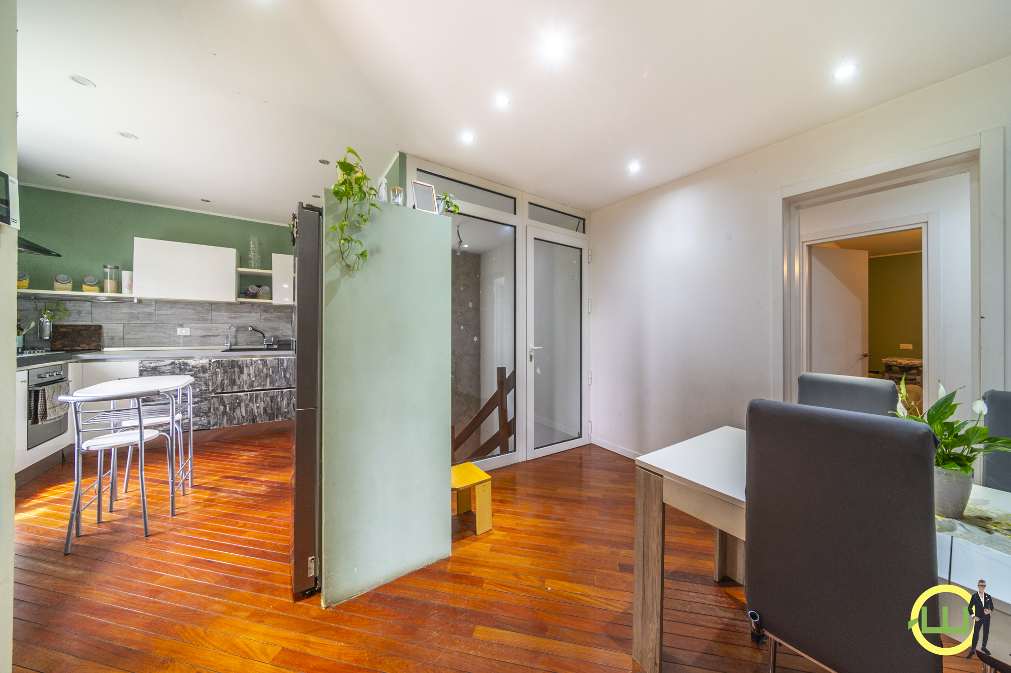 Media numero 16 di SPAZIOSA ED ELEGANTE VILLA CON TANTO TERRENO A SANTA MARIA LA LONGA