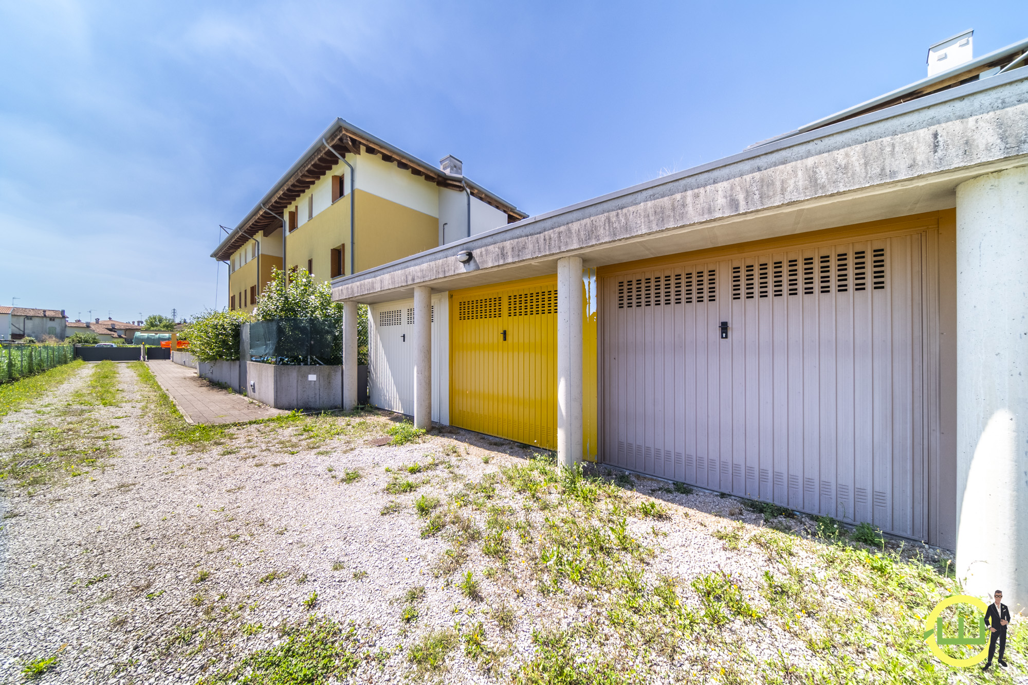 Media numero 19 di BICAMERE BISERVIZI TERRAZZATISSIMO UD EST
