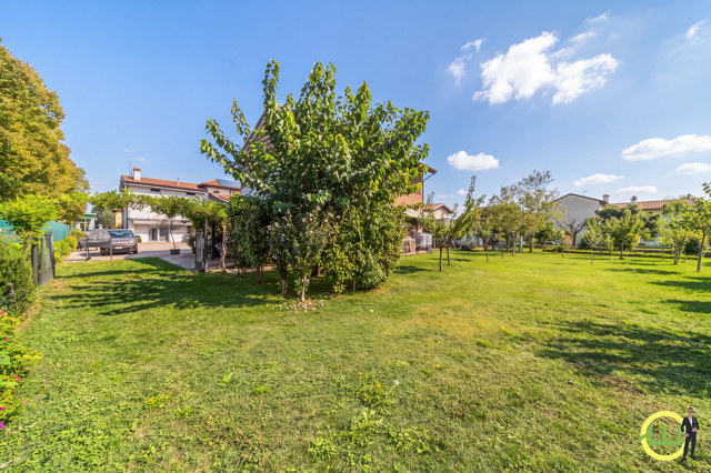 Media numero 61 di VERO CASOLARE FRIULANO PERFETTO POZZUOLO DEL FRIULI