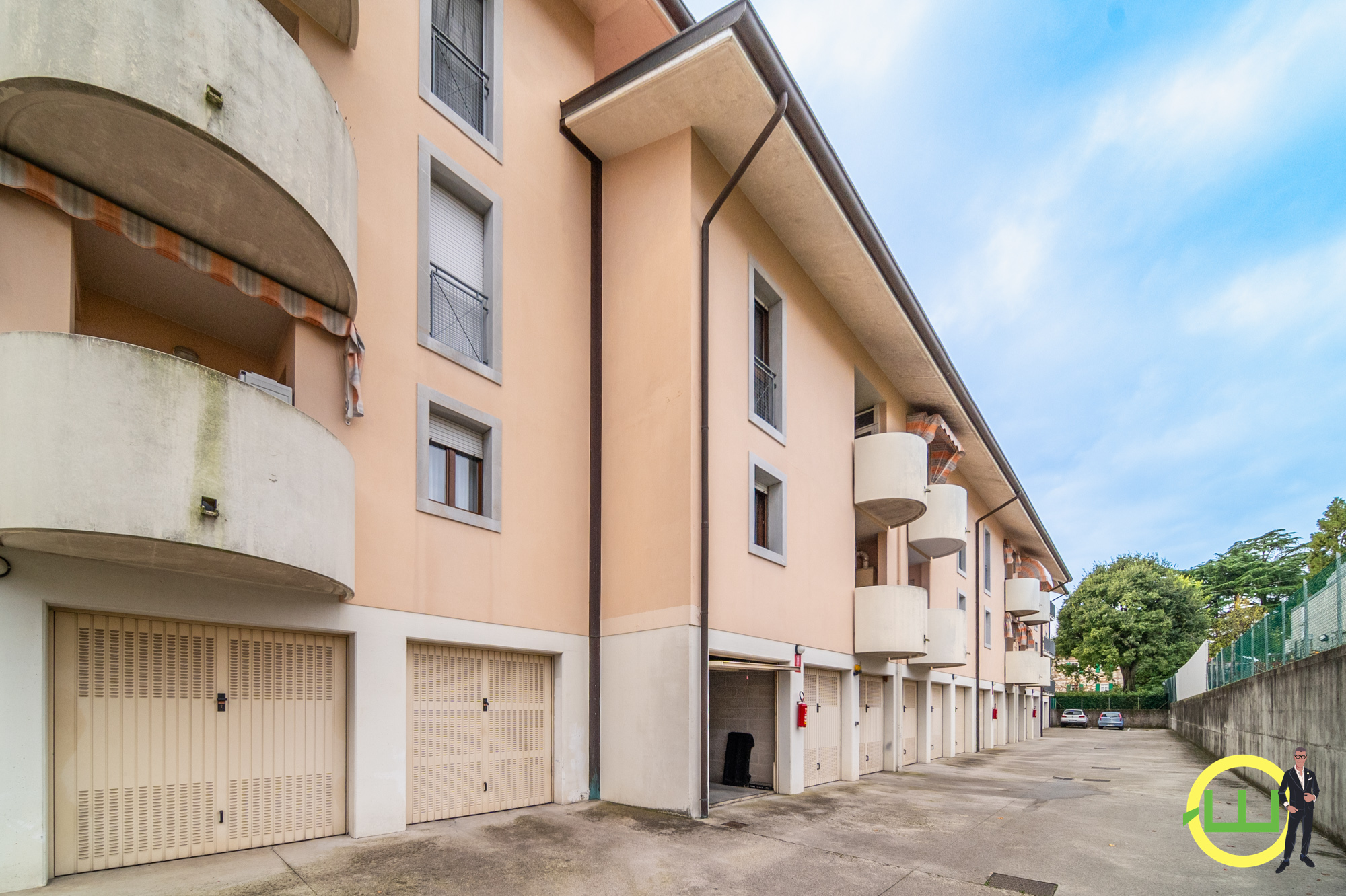 Media numero 23 di UDINE SPLENDIDO BICAMERE BISERVIZI CON GARAGE!