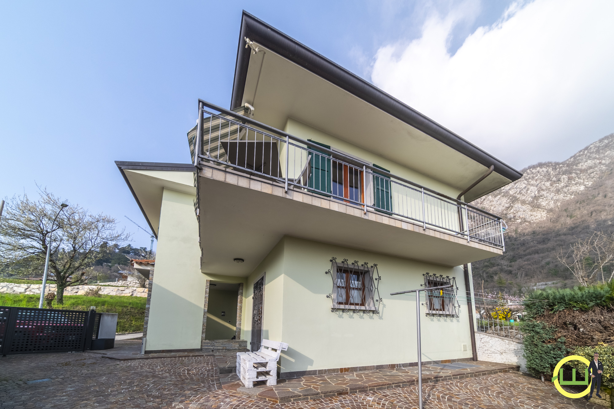 Media numero 26 di GEMONA DEL FRIULI PANORAMICA VILLETTA!!