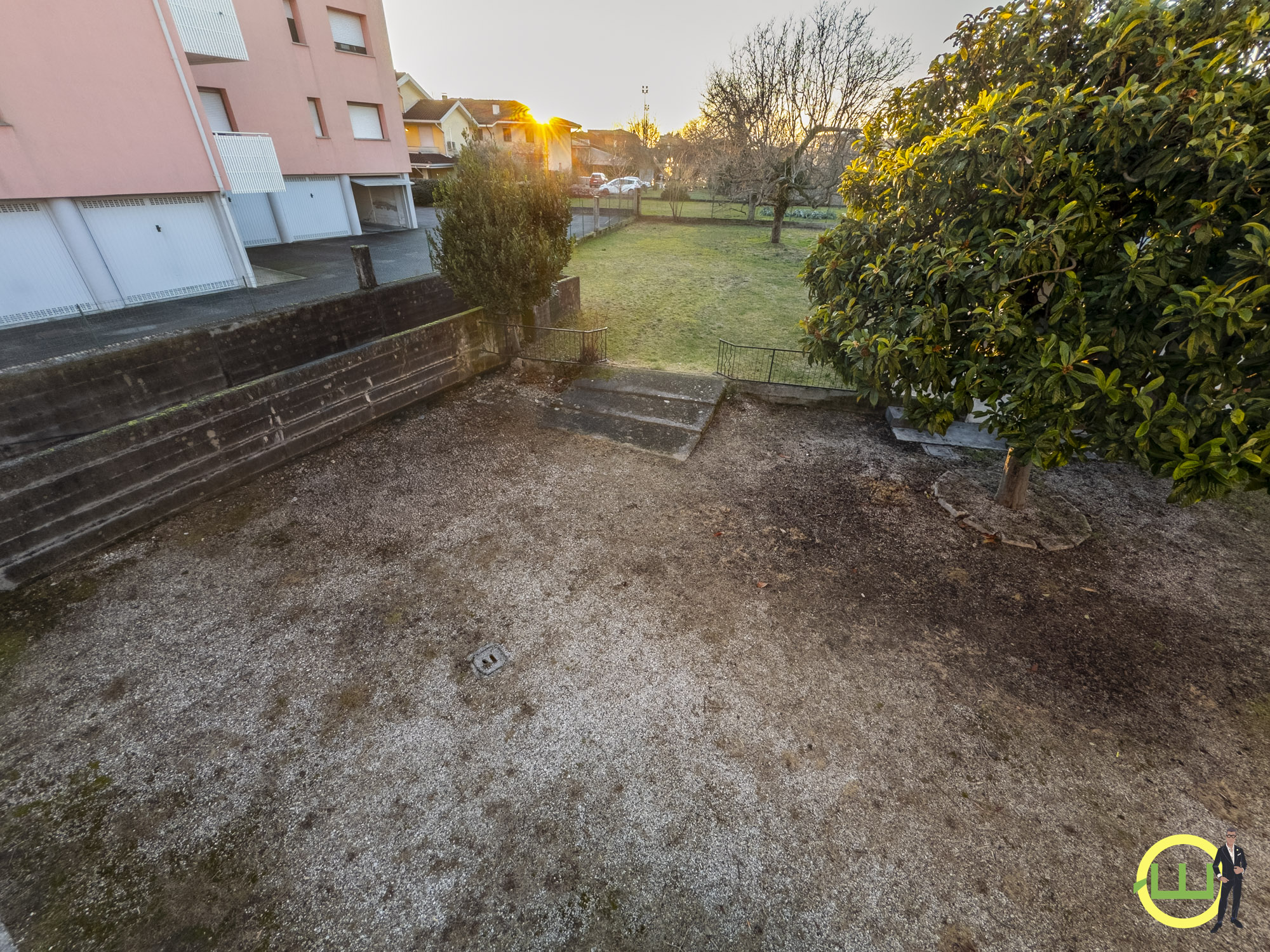 Media numero 23 di SPAZIOSA CASA INDIPENDENTE CON DOPPIO GARAGE E GIARDINO