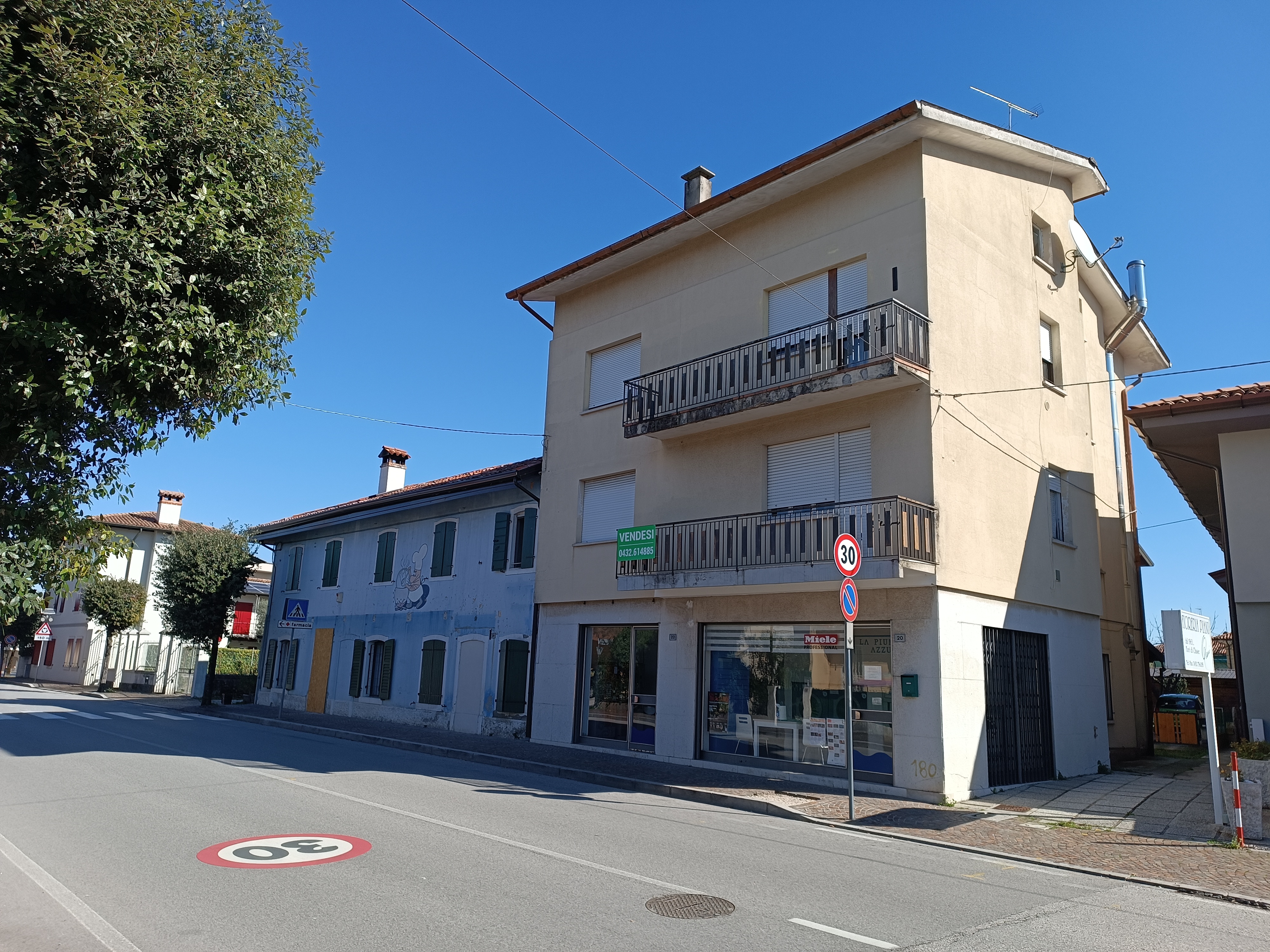 Media numero 2 di APPARTAMENTO BICAMERE CON GENEROSO SALOTTO IN VIA ROMA A SAN GIOVANNI AL NATISONE