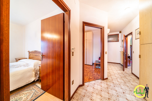 Media numero 21 di SPAZIOSA VILLA TRICAMERE CON AMPIO GIARDINO PRIVATO a Sedegliano