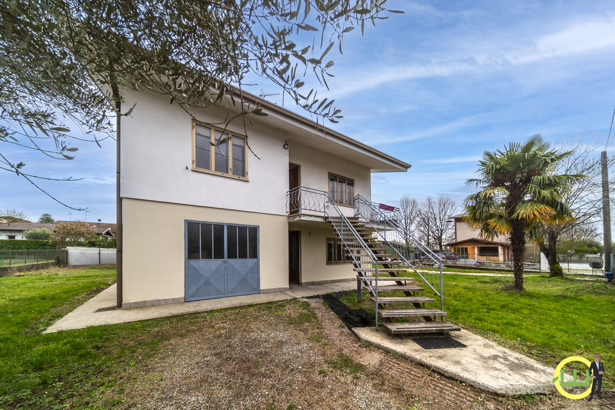 Immagine di SPAZIOSA VILLA CON GIARDINO DA SOGNO A CAPRIVA DEL FRIULI