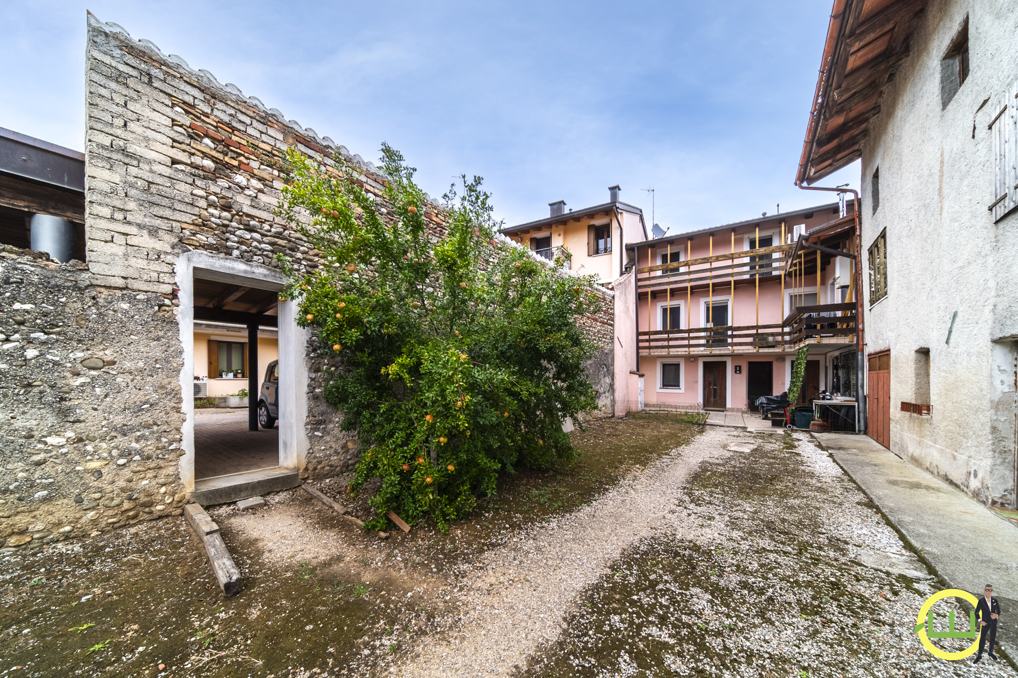 Media numero 23 di TERRACIELO PRONTO INGRESSO CON GIARDINO A MORTEGLIANO