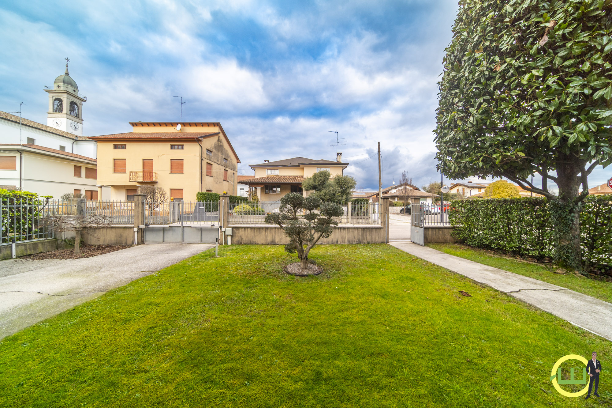 Media numero 27 di VILLA DALLA MODERNA ARCHITETTURA (CARPACCO)