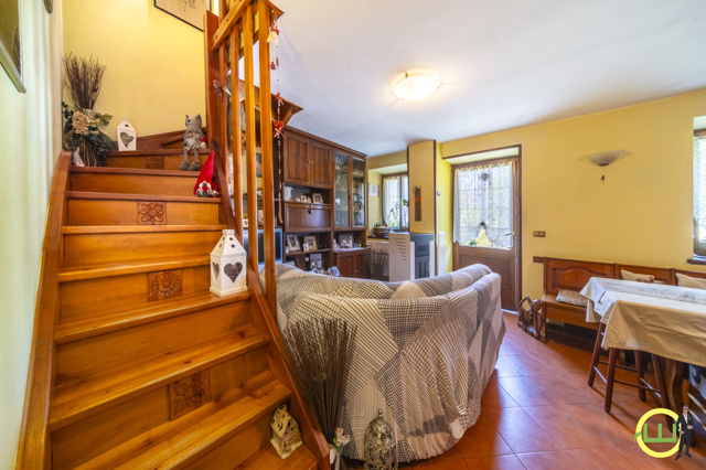 Media numero 9 di CASA PRONTA DA VIVERE A FORNI DI SOPRA