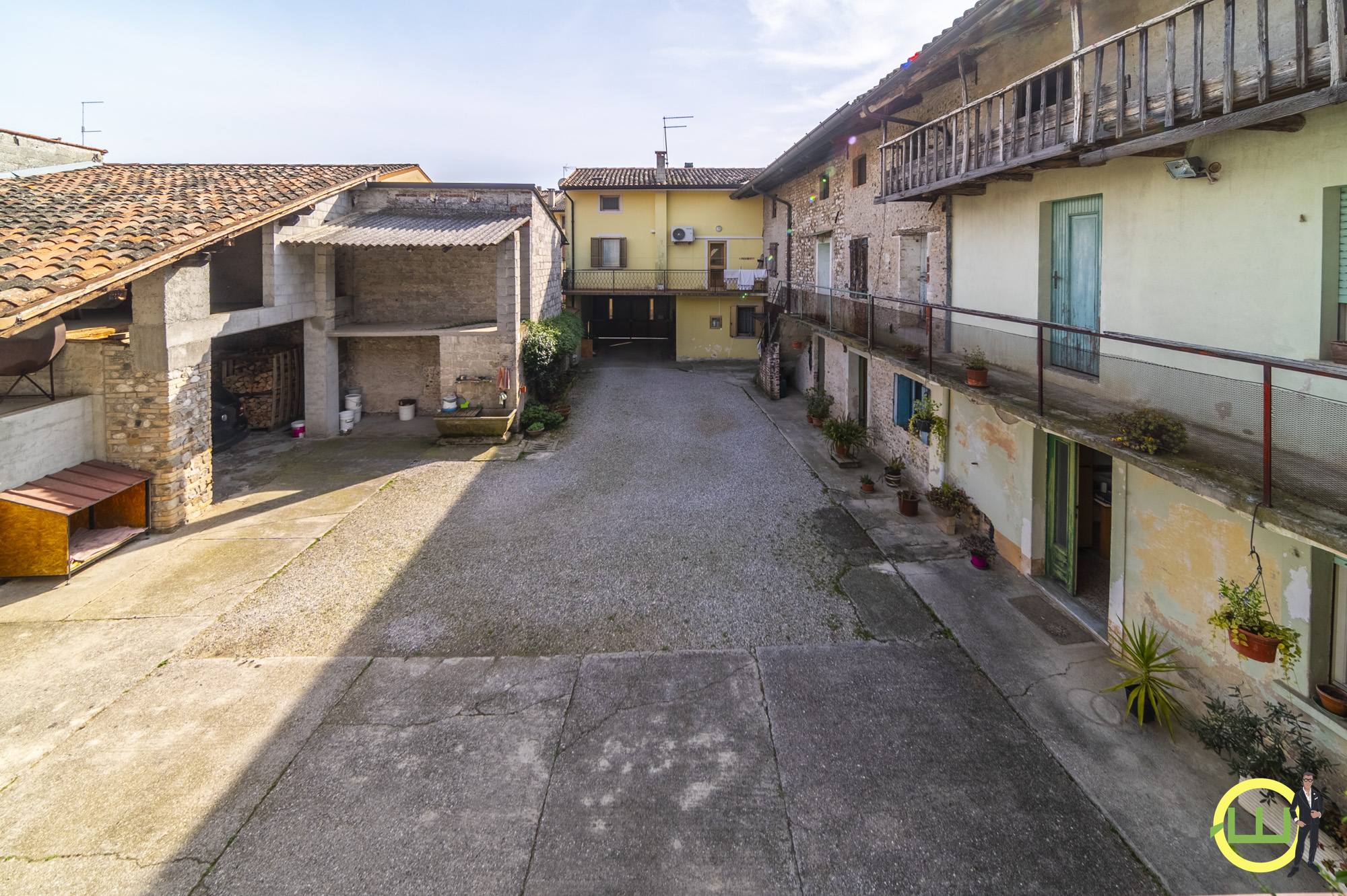 Media numero 30 di TERRATETTO TRICAMERE CON AMPIA CORTE ESCLUSIVA A SEDEGLIANO