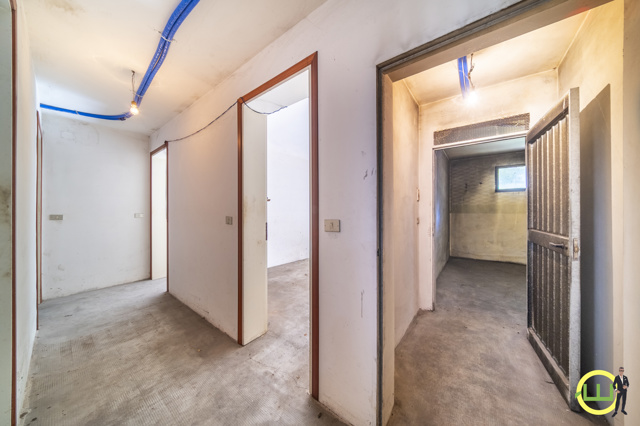 Media numero 23 di INTERA BIFAMILIARE CON BOX E CANTINE - BORDANO