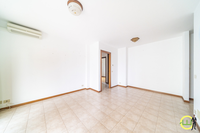 Media numero 8 di APPARTAMENTO TERRAZZATO CON 2 CAMERE DA LETTO E 2 SERVIZI IN CENTRO A CORMONS