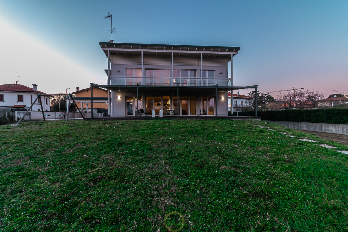 Media numero 5 di VILLA LUCE