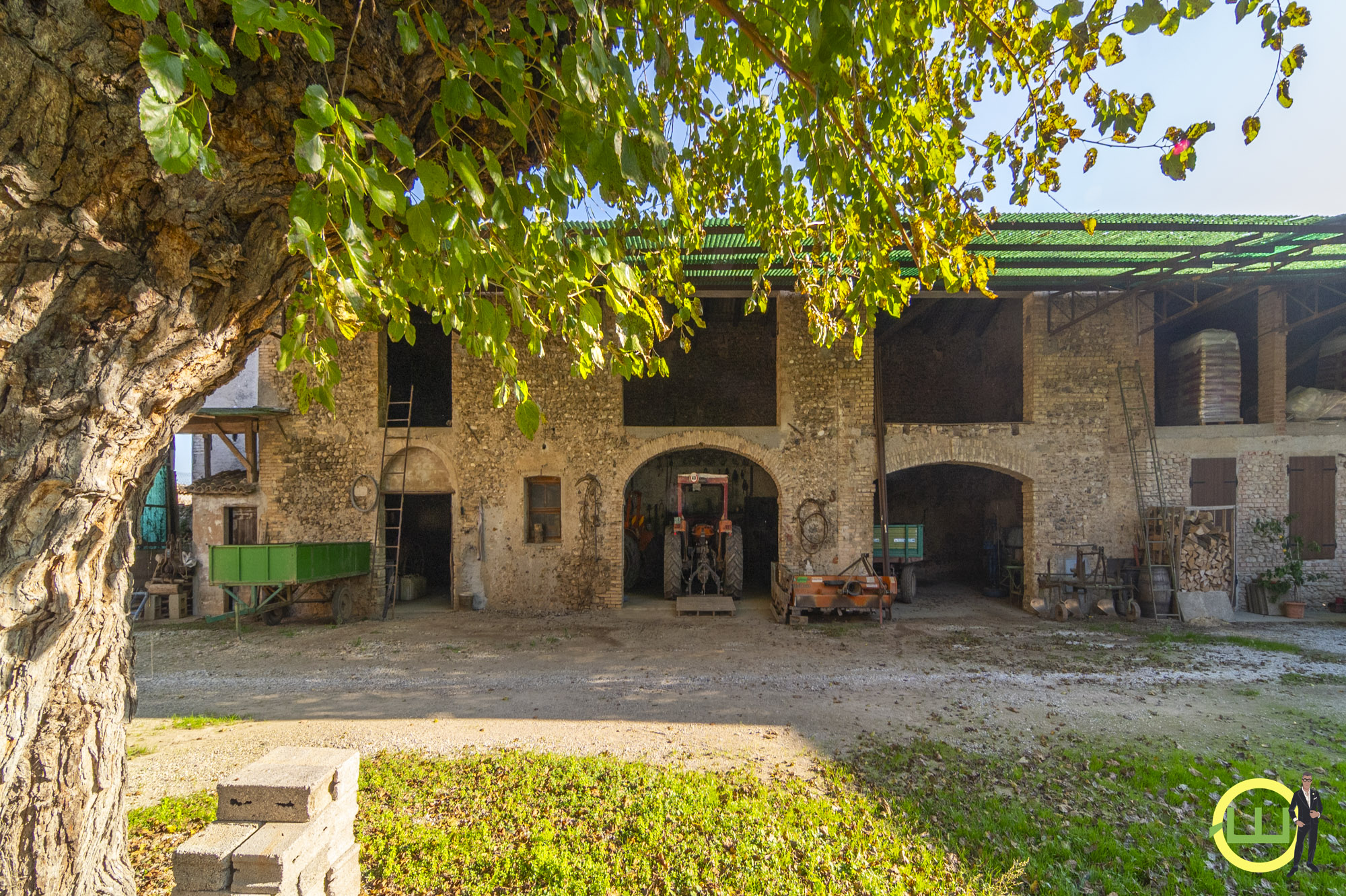 Media numero 22 di LUMINOSA CASA IN SASSO CON AMPIO DEPOSITO E SPAZIO VERDE A CODROIPO
