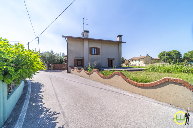 Media numero 44 di CASA INDIPENDENTE CON DEPANDACE POZZUOLO DEL FRIULI