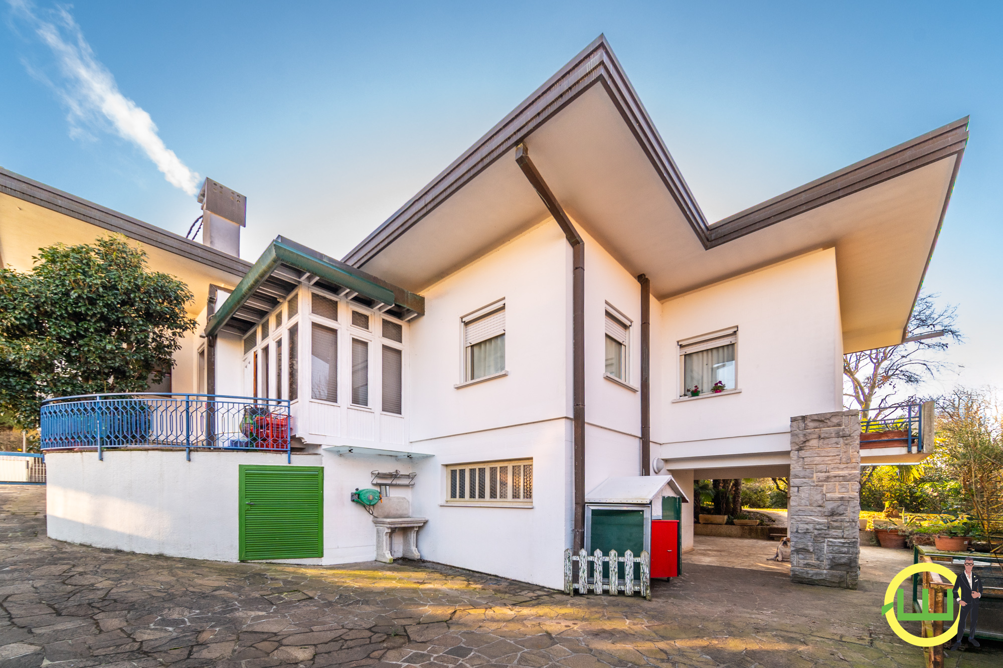 Media numero 48 di VILLA SINGOLA IN AFFASCINANTE ZONA RESIDENZIALE A MANZANO