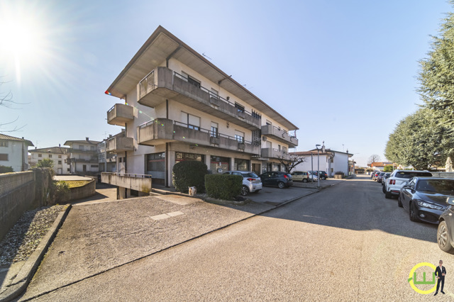 Media numero 23 di QUADRILOCALE DI COMODA METRATURA A POVOLETTO!
