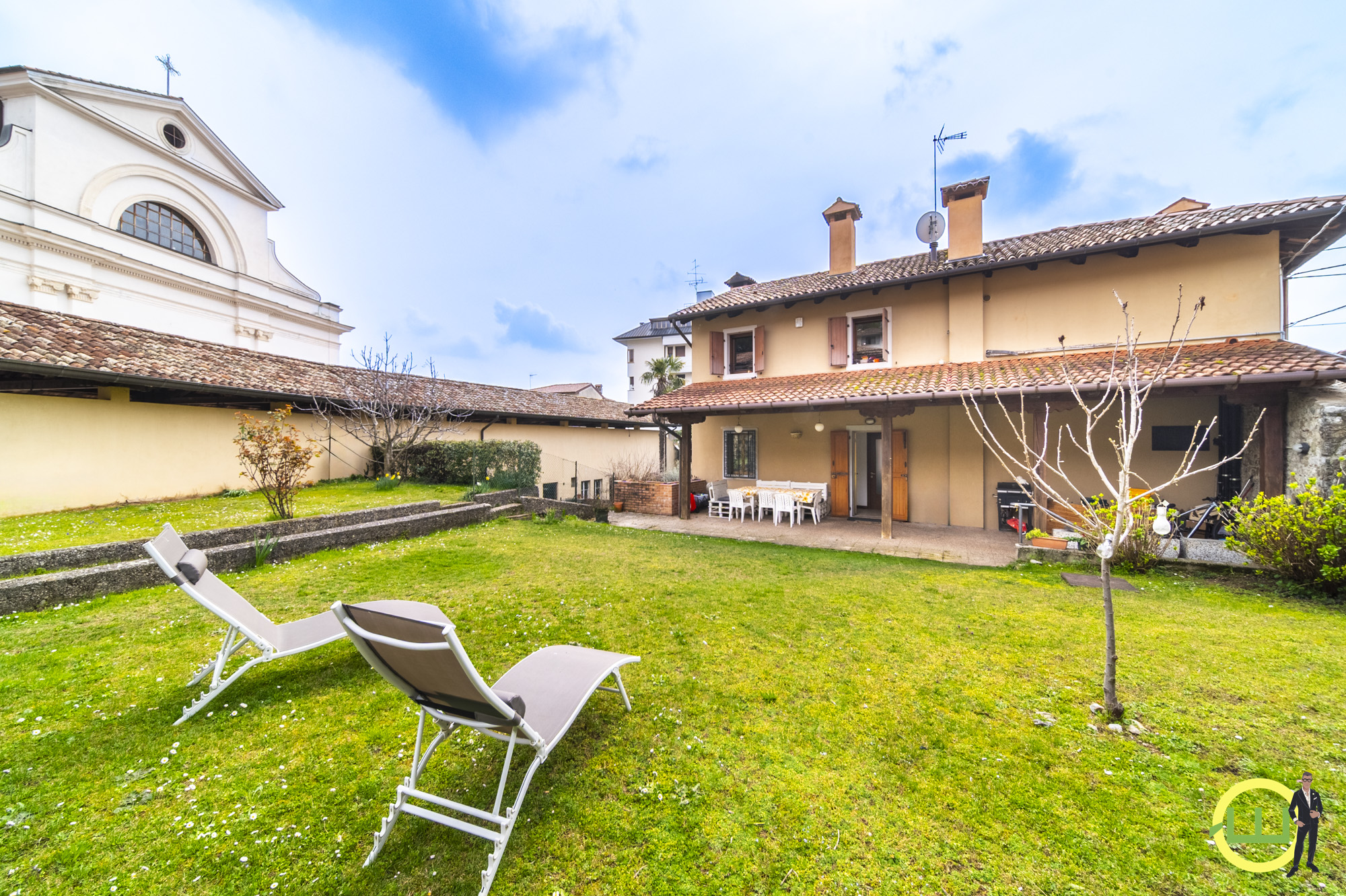 Media numero 30 di APPARTAMENTI IN PRESTIGIOSA VILLA ZONA CENTRALISSIMA