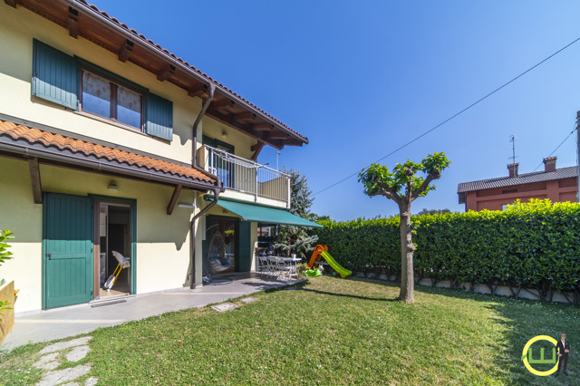 Media numero 22 di VILLA A SCHIERA IN BIOEDILIZIA A GEMONA DEL FRIULI!