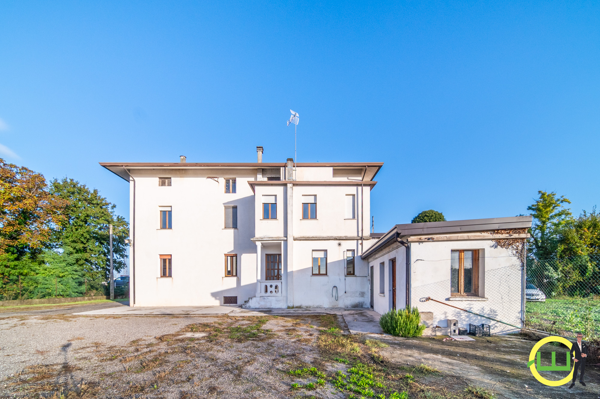Media numero 2 di LUMINOSA CASA INDIPENDENTE CON DEPOSITO E AMPIO GIARDINO A SAN VITO AL TAGLIAMENTO
