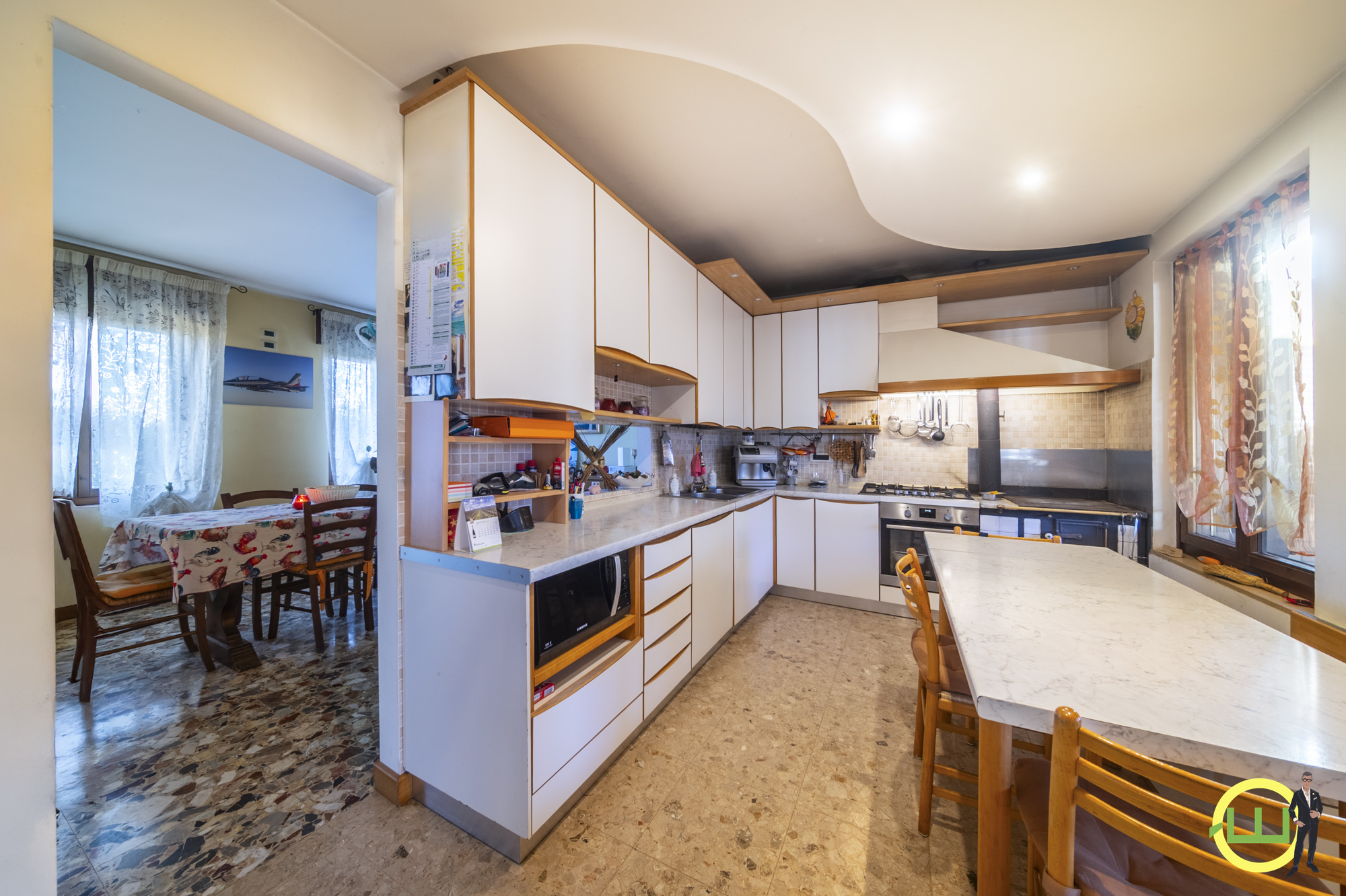 Media numero 9 di AMPIA CASA INDIPENDENTE CON TAVERNA, GARAGE E GIARDINO