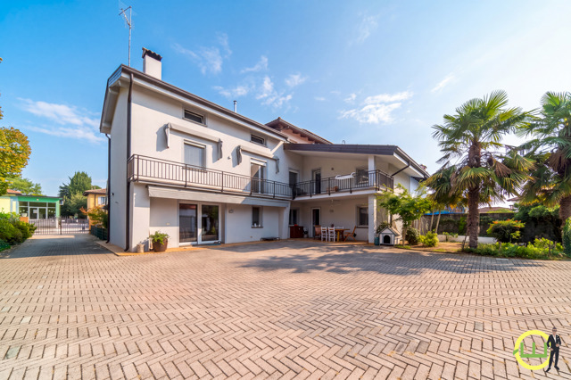 Media numero 47 di VERO CASOLARE FRIULANO PERFETTO POZZUOLO DEL FRIULI
