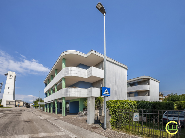Media numero 23 di AMPIO TRICAMERE IN PALAZZINA CURATA - MAJANO CENTRO