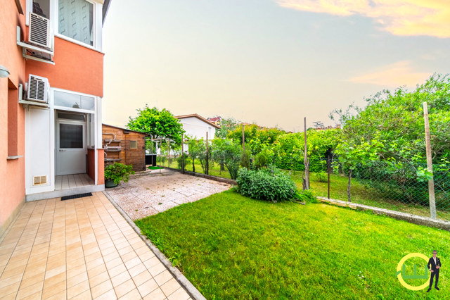 Media numero 23 di LUMINOSO APPARTAMENTO CON GIARDINO ESCLUSIVO A CODROIPO