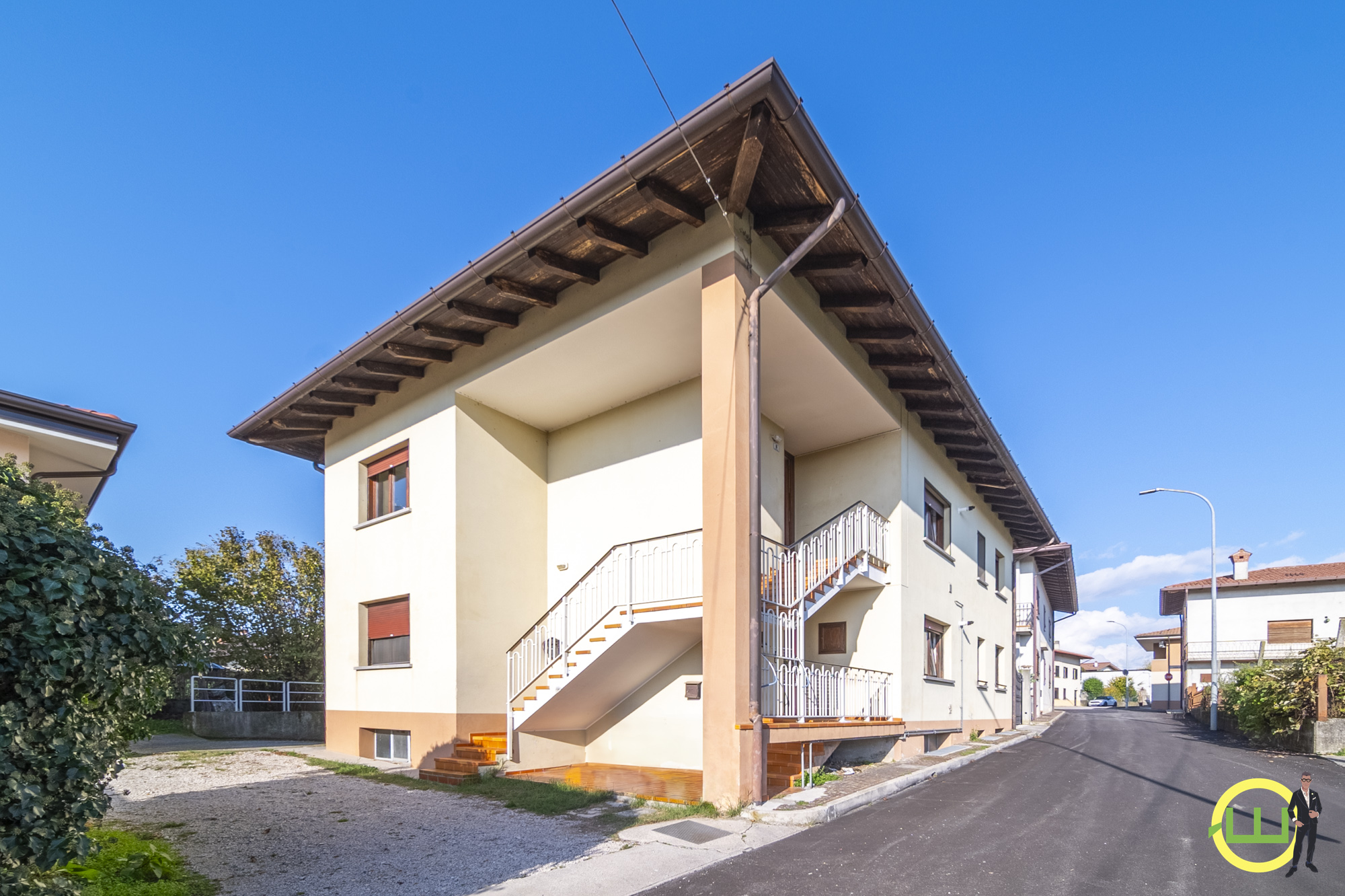 Immagine di MAJANO TRICAMERE LUMINOSISSIMO CON AMPIO GARAGE!