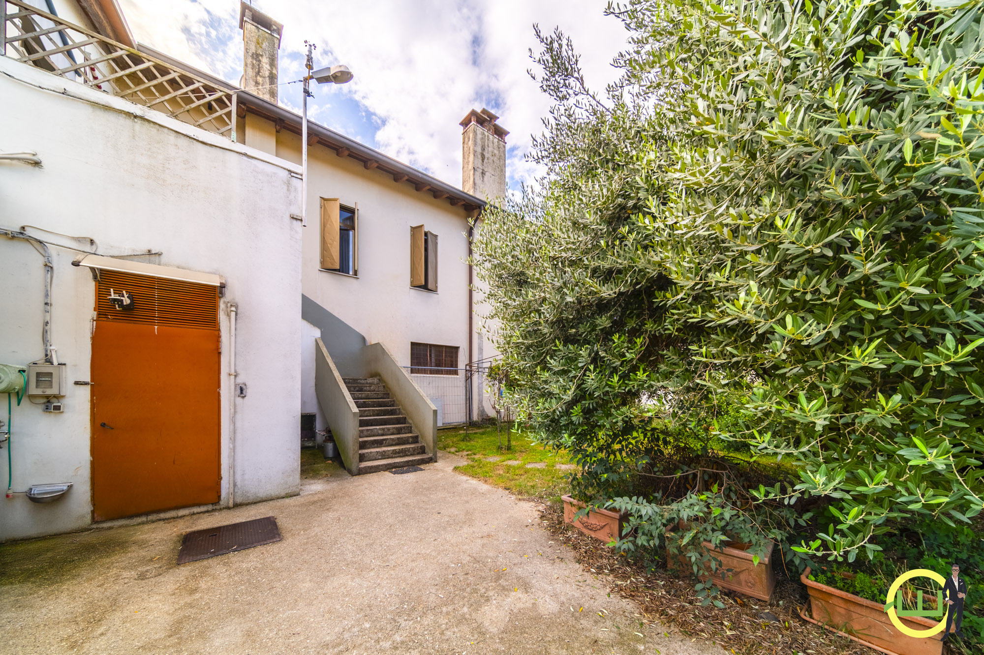 Media numero 17 di CASA INDIPENDENTE CON APPARTAMENTO RISTRUTTURATO E GIARDINO A NESPOLEDO