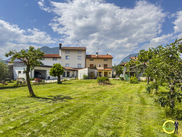 Media numero 24 di GEMONA CASA DI TESTA CON AMPIO GIARDINO!