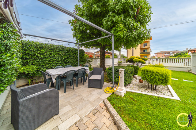 Media numero 6 di VILLA BIFAMILIARE VIA EMILIA PERFETTA  (UD)