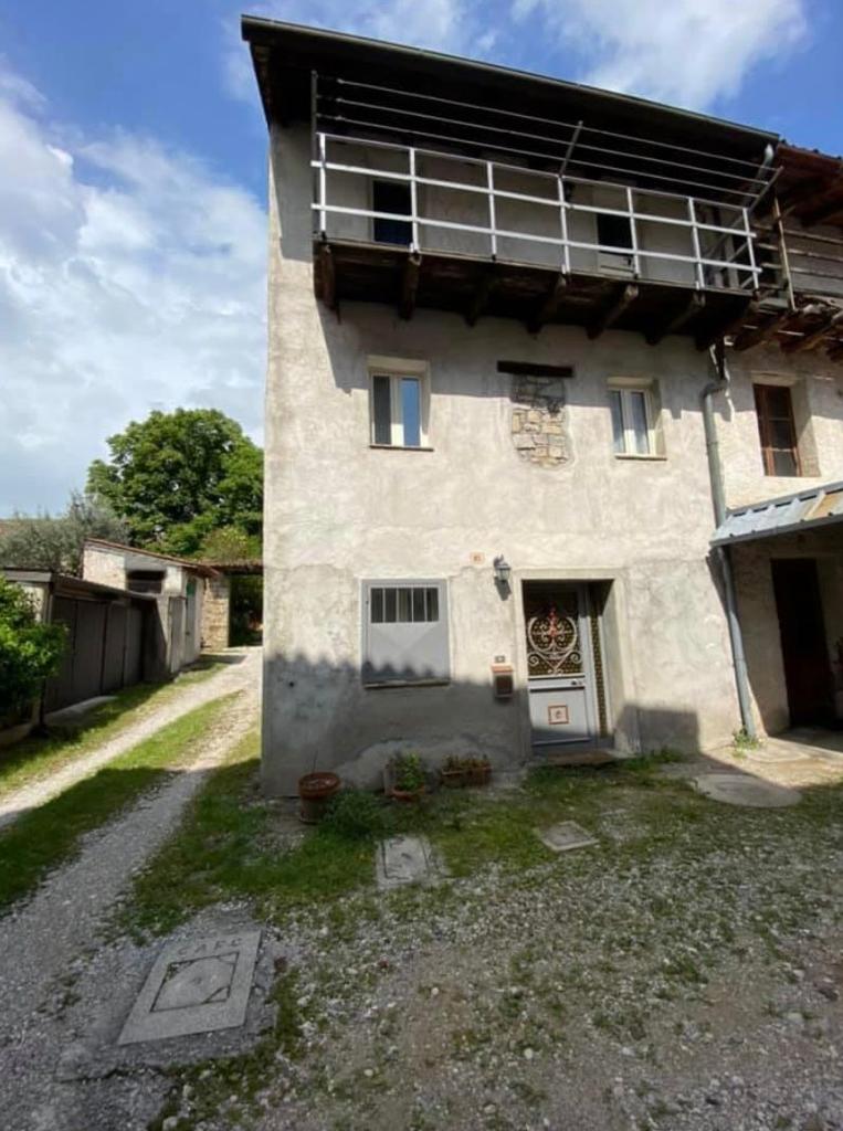 Media numero 2 di CASETTA ACCOSTATA IN CENTRO A CORMONS