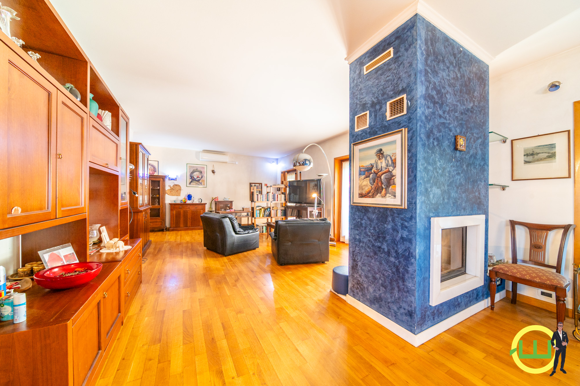 Media numero 12 di VILLA SINGOLA IN AFFASCINANTE ZONA RESIDENZIALE A MANZANO