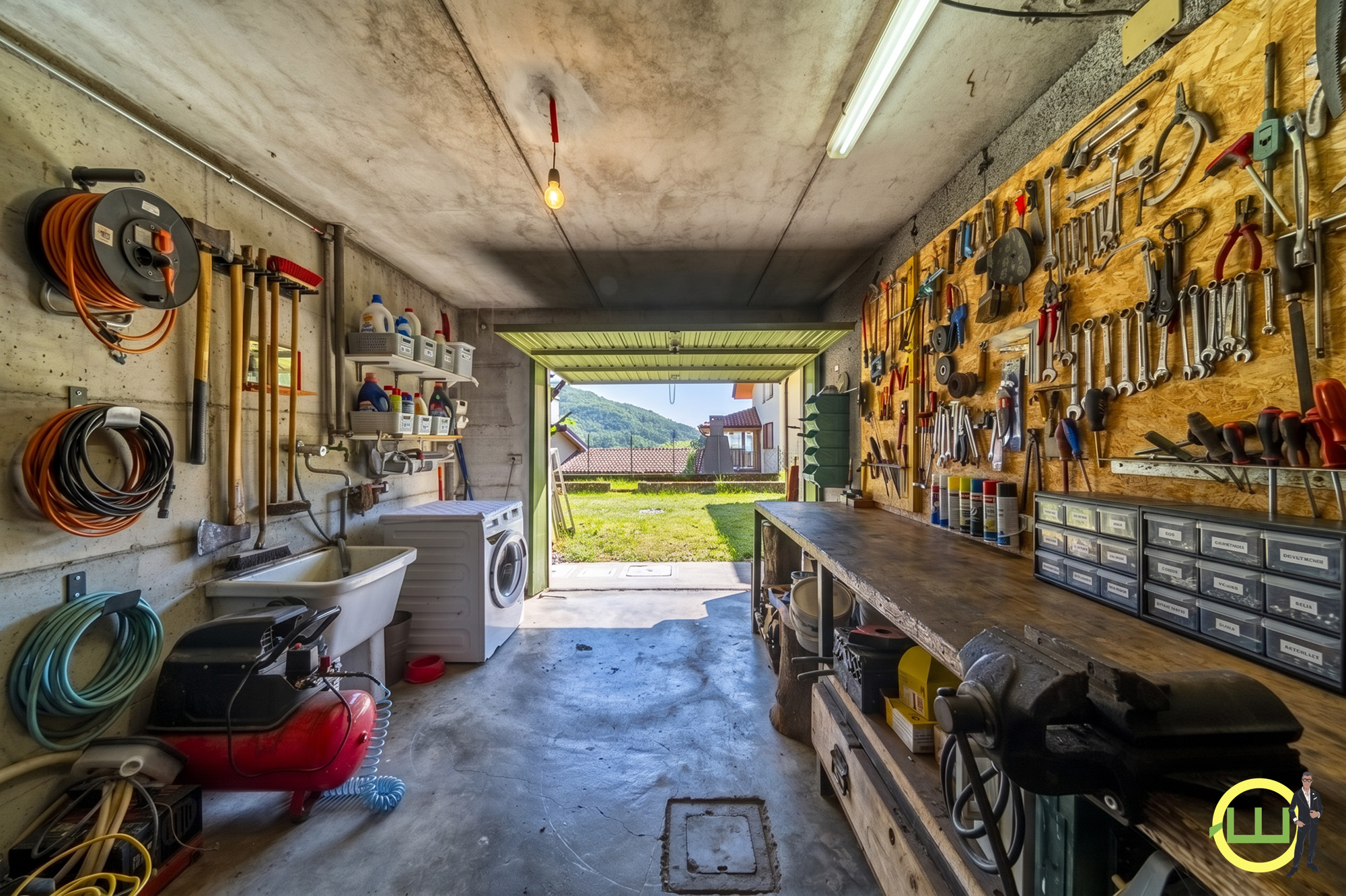 Media numero 20 di VILLETTA DI TESTA CON TAVERNA E AMPI SPAZI A MONTENARS 