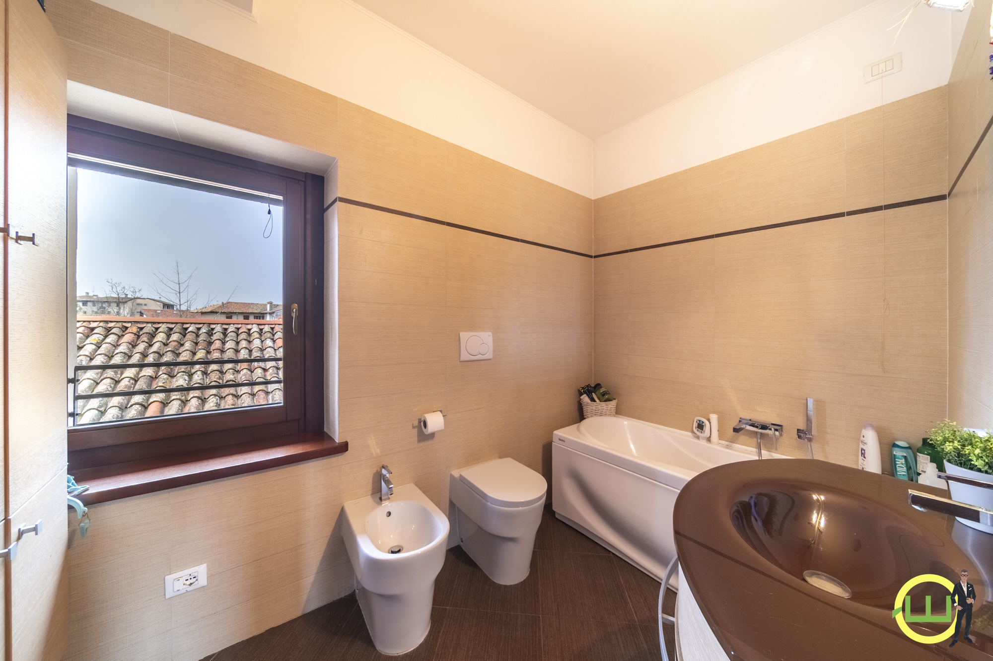 Media numero 17 di APPARTAMENTI IN PRESTIGIOSA VILLA ZONA CENTRALISSIMA
